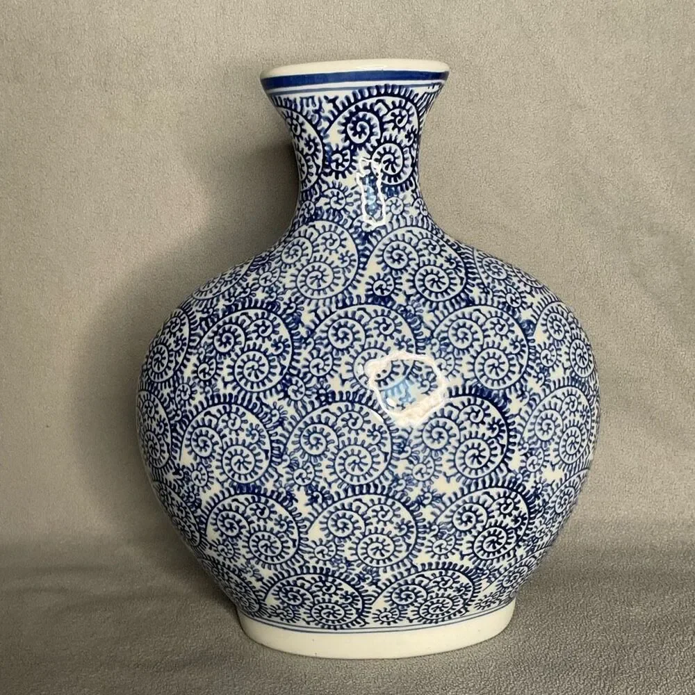 Vintage Chinoiserie Bud Flower Vase - Cobalt Blue‎ & White, Ivy Pattern 12